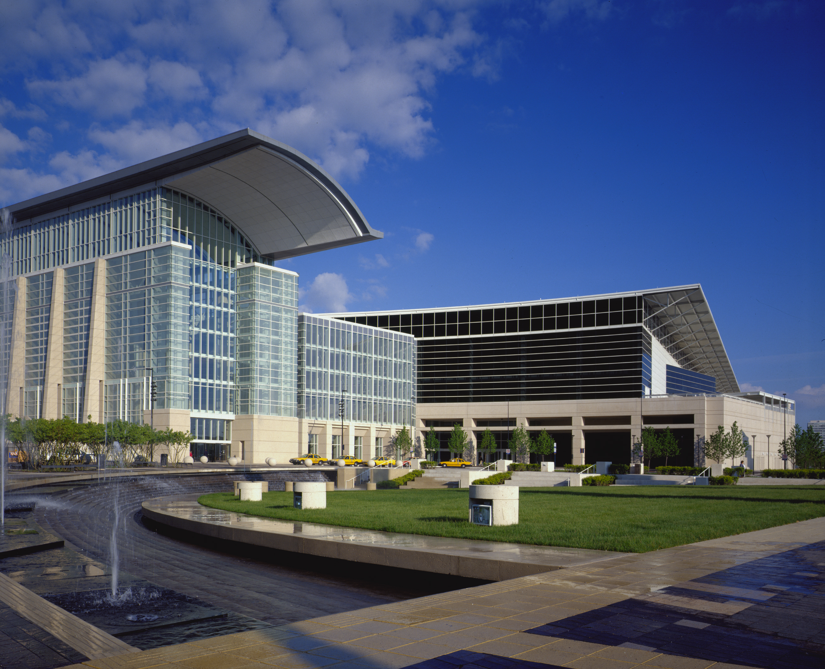 MCCORMICK PLACE SOUTH HALL AND GRAND CONCOURSE, Chicago | Sowlat